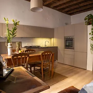  Appartement Colosseum House